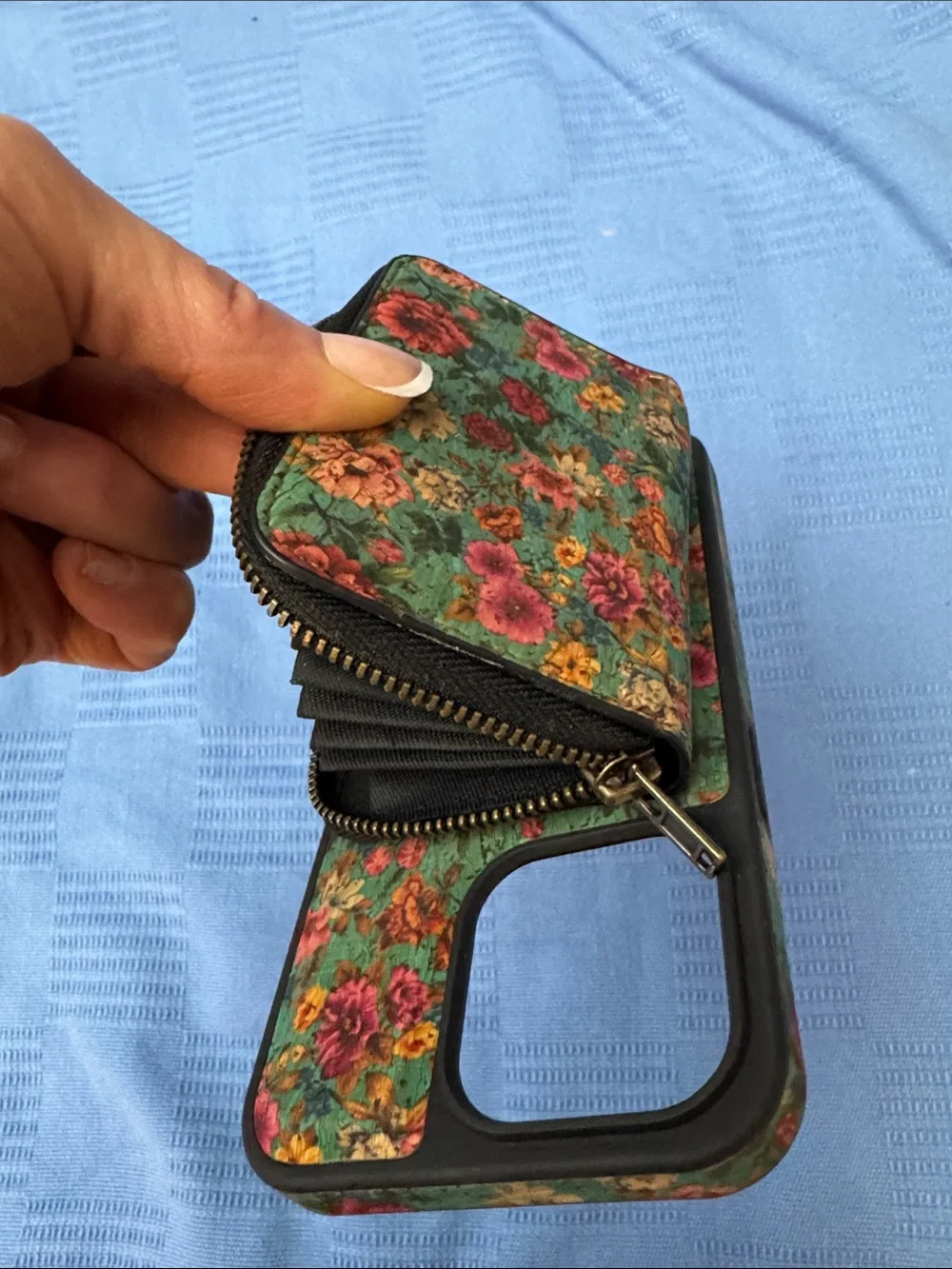 IPHONE 15Pro Max Floral Green Magnetic Card Holder Phone Case
